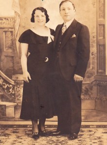 Tanta Molly and Uncle Yidel