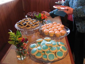 Lovely turquoise cookies and other goodies.